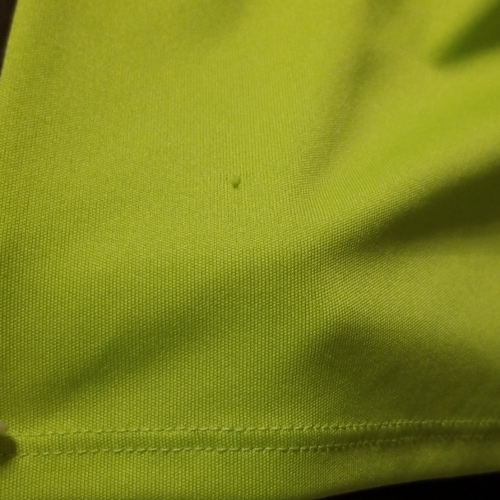 V Neck Underarmour - Picture 2 of 3